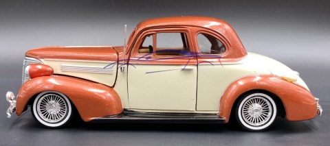 Chevrolet Coupe 1939 1:24 Motormax 79028