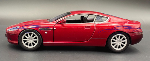 Aston Martin DB9 Coupe 1:24 model Motormax 73321 Aston Martin DB9 Coupe 1:24 model Motormax 73321