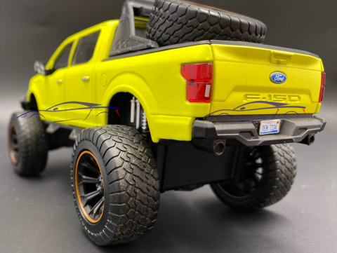 Ford F150 Lariat Crew Cab 1:24 Motormax 79146 Ford F150 Lariat Crew Cab 1:24 Motormax 79146
