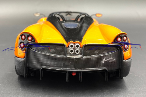 PAGANI Huayra Roadster 1:24 Motormax 79354 PAGANI Huayra Roadster 1:24 Motormax 79354