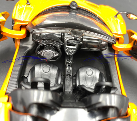 PAGANI Huayra Roadster 1:24 Motormax 79354 PAGANI Huayra Roadster 1:24 Motormax 79354