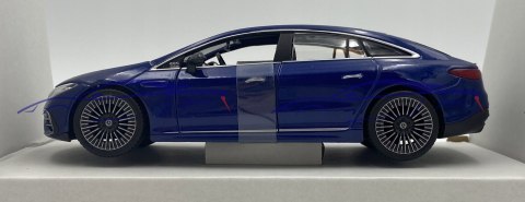 MERCEDES BENZ EQS 2022 1/27 dark blue Maisto 32902 MERCEDES BENZ EQS 2022 1/27 dark blue Maisto 32902