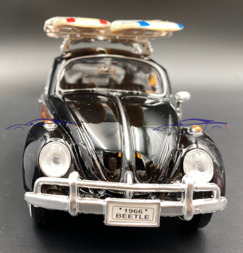 Volkswagen Beetle + surfboards 1:24 Motormax 79591 Volkswagen Beetle + surfboards 1:24 Motormax 79591
