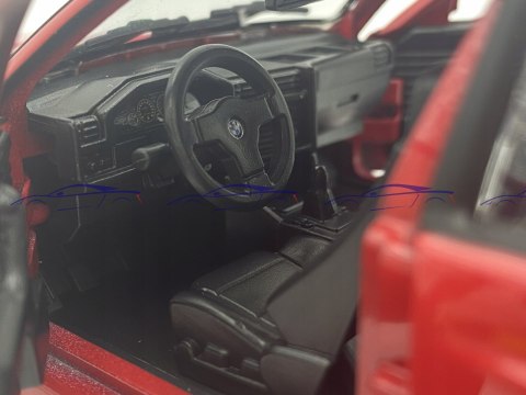 BMW M3 (E30) 1986 1:24 model Bburago 21100 red BMW M3 (E30) 1986 1:24 model Bburago 21100 red