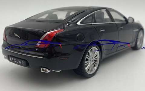 Jaguar XJ 2010 metal model Welly 1:24 Jaguar XJ 2010 metal model Welly 1:24