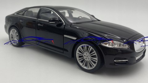 Jaguar XJ 2010 metal model Welly 1:24 Jaguar XJ 2010 metal model Welly 1:24