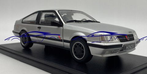Opel Monza A2 GSE model 124156 WhiteBox 1:24 Opel Monza A2 GSE model 124156 WhiteBox 1:24