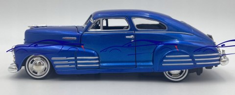 Chevrolet Aerosedan Fleetline 1:24 Motormax 73266 Chevrolet Aerosedan Fleetline 1:24 Motormax 73266