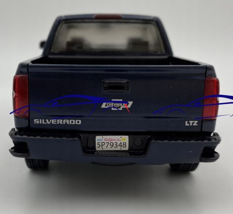 Chevy Silverado 18' Centennial 1:24 Motormax 79353 Chevy Silverado 18' Centennial 1:24 Motormax 79353