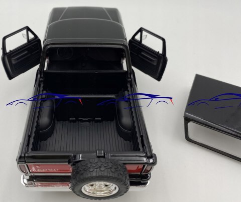 Ford Bronco (hard top) 1978 1:24 Motormax 79371 Ford Bronco (hard top) 1978 1:24 Motormax 79371