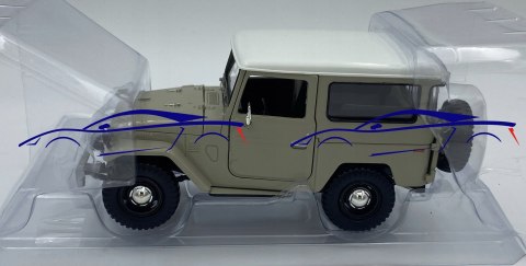 Toyota FJ 40 Hard Top 1:24 beige Motormax 79323 Toyota FJ 40 Hard Top 1:24 beige Motormax 79323