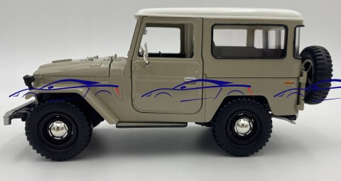 Toyota FJ 40 Hard Top 1:24 beige Motormax 79323 Toyota FJ 40 Hard Top 1:24 beige Motormax 79323