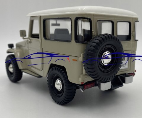 Toyota FJ 40 Hard Top 1:24 beige Motormax 79323 Toyota FJ 40 Hard Top 1:24 beige Motormax 79323