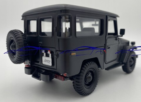 Toyota FJ 40 Hard Top 1:24 black Motormax 79323 Toyota FJ 40 Hard Top 1:24 black Motormax 79323