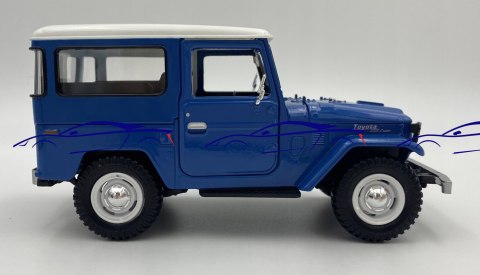 Toyota FJ 40 Hard Top 1:24 blue Motormax 79323 Toyota FJ 40 Hard Top 1:24 blue Motormax 79323