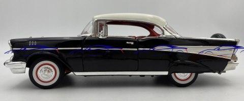CHEVROLET BEL AIR 1957 1:18 model LDC 92109 CHEVROLET BEL AIR 1957 1:18 model LDC 92109