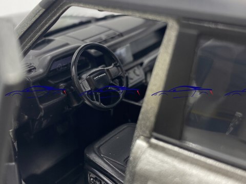 Land Rover Defender 2022 1:24 grey Bburago 21101 Land Rover Defender 2022 1:24 grey Bburago 21101