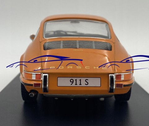 Opel Manta B 400 model WB124112 WhiteBox 1:24 Opel Manta B 400 model WB124112 WhiteBox 1:24