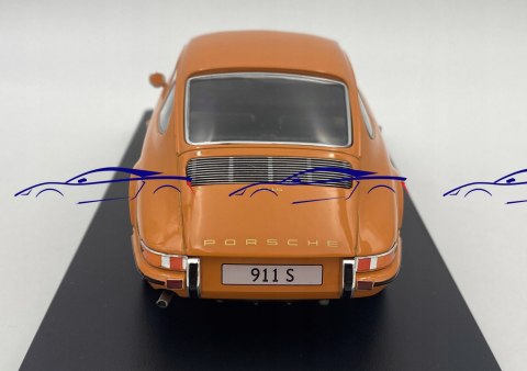 Opel Manta B 400 model WB124112 WhiteBox 1:24 Opel Manta B 400 model WB124112 WhiteBox 1:24
