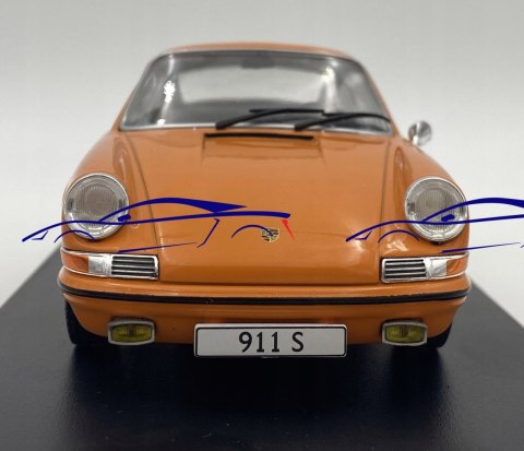 Opel Manta B 400 model WB124112 WhiteBox 1:24 Opel Manta B 400 model WB124112 WhiteBox 1:24