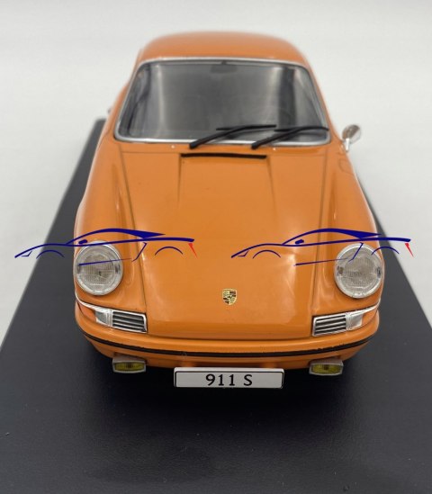 Opel Manta B 400 model WB124112 WhiteBox 1:24 Opel Manta B 400 model WB124112 WhiteBox 1:24