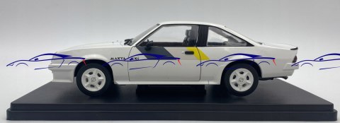 Opel Manta B GSi 1984 model WB124173 WhiteBox 1:24 Opel Manta B GSi 1984 model WB124173 WhiteBox 1:24