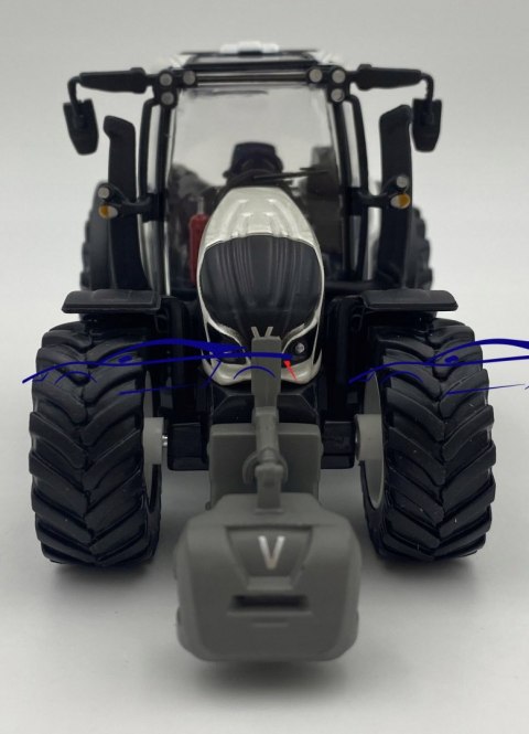 Traktor Valtra N174 z napędem BBURAGO metal Traktor Valtra N174 z napędem BBURAGO metal