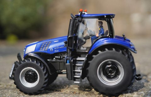 Ciągnik NEW HOLLAND T8.435 1:32 Britains 43216 Ciągnik NEW HOLLAND T8.435 1:32 Britains 43216