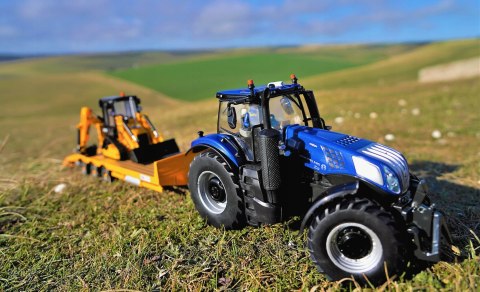 Ciągnik NEW HOLLAND T8.435 1:32 Britains 43216 Ciągnik NEW HOLLAND T8.435 1:32 Britains 43216