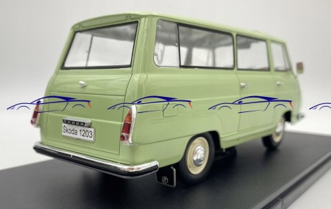 Skoda 1203 1968 light green WhiteBox 124176 1:24