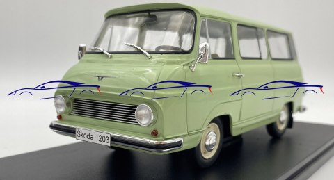 Skoda 1203 1968 light green WhiteBox 124176 1:24