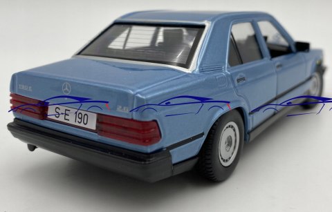 Mercedes Benz 190E W201 blue 1:24 Bburago 21103 Mercedes Benz 190E W201 blue 1:24 Bburago 21103