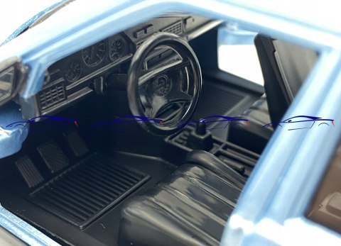 Mercedes Benz 190E W201 blue 1:24 Bburago 21103 Mercedes Benz 190E W201 blue 1:24 Bburago 21103