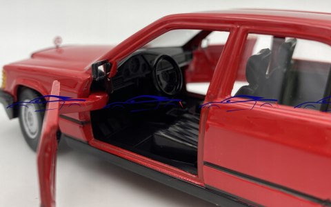 Mercedes Benz 190E W201 red 1:24 Bburago 21103 Mercedes Benz 190E W201 red 1:24 Bburago 21103