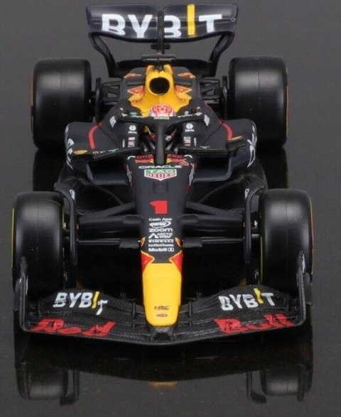 RB19 F1 RedBull 2023 Verstappen KASK BBurago 1:43 RB19 F1 RedBull 2023 Verstappen KASK BBurago 1:43