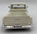 1955 GMC Blue Chip Pick-up cream 1:24 Motormax 79383