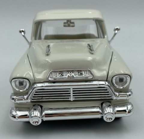 1955 GMC Blue Chip Pick-up cream 1:24 Motormax 79383 1955 GMC Blue Chip Pick-up cream 1:24 Motormax 79383