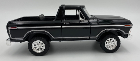 Ford Bronco (hard top) 1978 1:24 Motormax 79374 black Ford Bronco (hard top) 1978 1:24 Motormax 79374 black