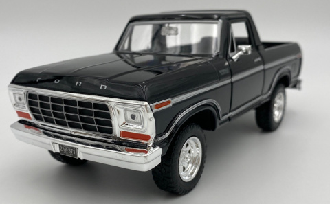 Ford Bronco (hard top) 1978 1:24 Motormax 79374 black Ford Bronco (hard top) 1978 1:24 Motormax 79374 black