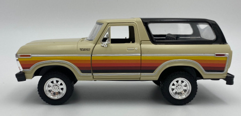 Ford Bronco (hard top) 1978 1:24 Motormax 79373 beż/brąz Ford Bronco (hard top) 1978 1:24 Motormax 79373 beż/brąz