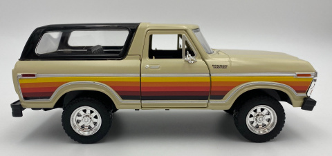 Ford Bronco (hard top) 1978 1:24 Motormax 79373 beż/brąz Ford Bronco (hard top) 1978 1:24 Motormax 79373 beż/brąz