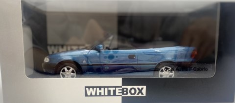Opel Astra F cabrio 1994 WhiteBox 124234 model 1:24 niebieski Opel Astra F cabrio 1994 WhiteBox 124234 model 1:24 niebieski
