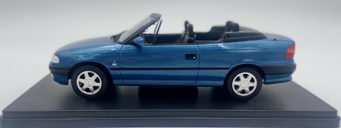 Opel Astra F cabrio 1994 WhiteBox 124234 model 1:24 niebieski Opel Astra F cabrio 1994 WhiteBox 124234 model 1:24 niebieski