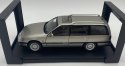 Opel Omega A2 Caravan 1990 model METAL 124165 WhiteBox 1:24 srebrny
