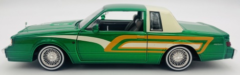 Buick Regal 3,8 SFI Turbo model 1:24 Motormax 79023 Buick Regal 3,8 SFI Turbo model 1:24 Motormax 79023