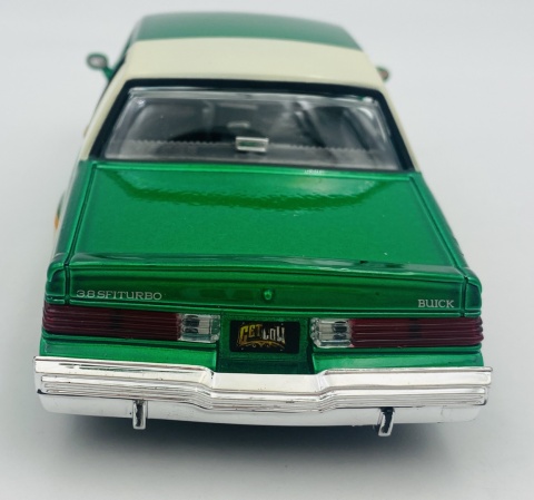 Buick Regal 3,8 SFI Turbo model 1:24 Motormax 79023 Buick Regal 3,8 SFI Turbo model 1:24 Motormax 79023