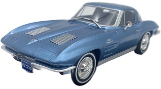 CHEVROLET Corvette Stingray C2 1963 model 1/24 WhiteBox 124232 niebieski