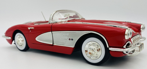 Chevrolet CORVETTE 1958 1:18 model Motormax 73109 czerwony Chevrolet CORVETTE 1958 1:18 model Motormax 73109 czerwony