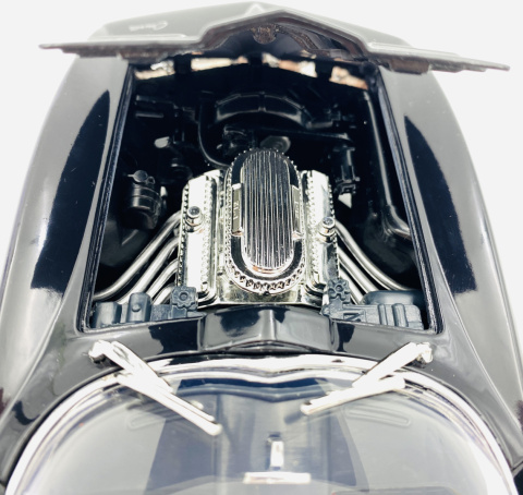Chevy CORVETTE 1961 Mako Shark concept 1:18 model Motormax 73102 Chevy CORVETTE 1961 Mako Shark concept 1:18 model Motormax 73102