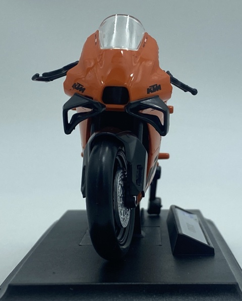KTM RC 8C motocykl model 1:18 Welly KTM RC 8C motocykl model 1:18 Welly